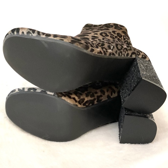NOT RATED CHERRY VELVET ANIMAL PRINT GLITTER BLOCK HEEL BOOTS SIZE 10 - Picture 13 of 14